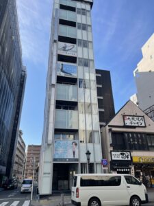 金山駅徒歩2分・ガラス張り美観ビル・広告掲出で視認性抜群