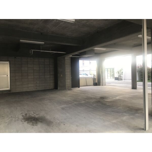 名古屋駅徒歩5分・1階路面22坪スケルトン物件